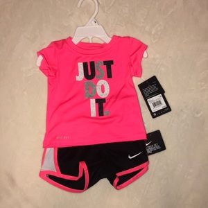 Nike Dri-fit 2 piece set